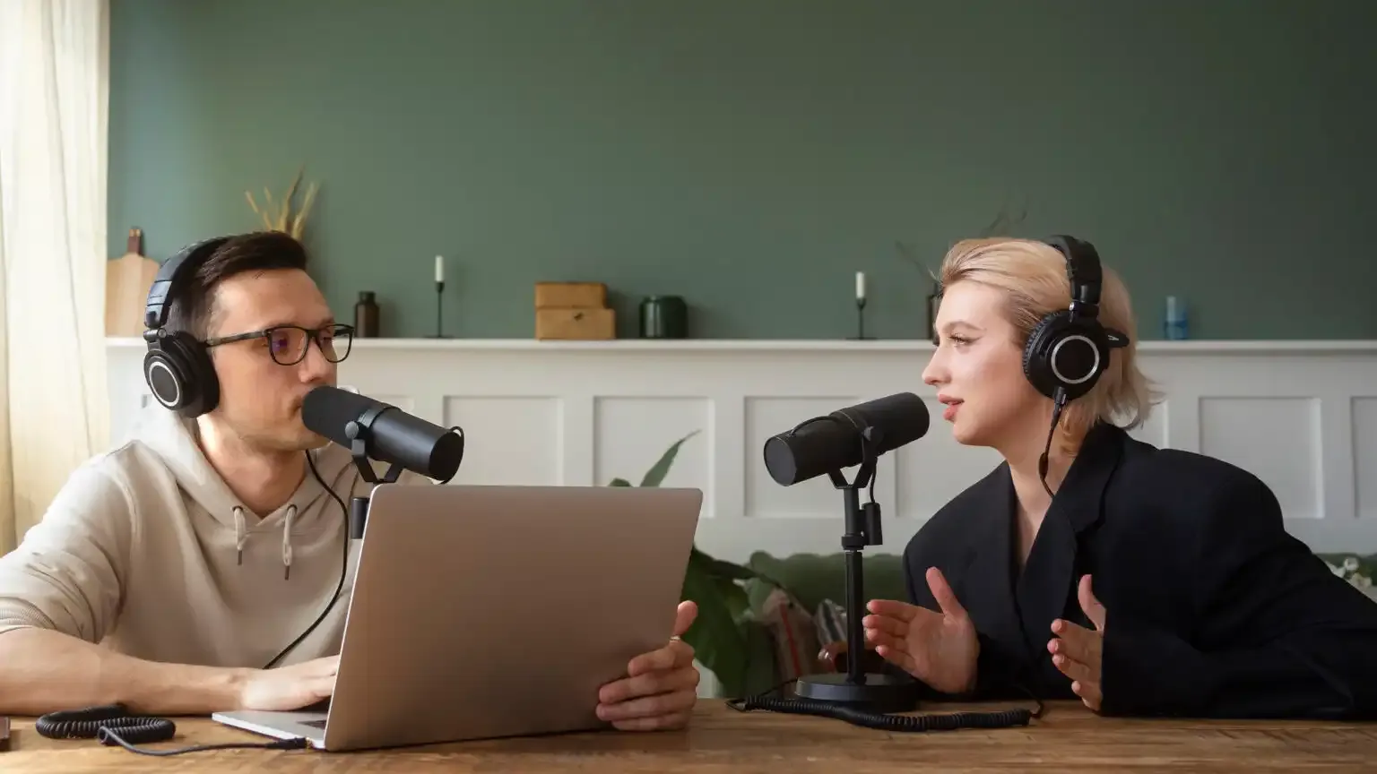 Voice-Activated Marketing Strategies for 2025: Boost Engagement